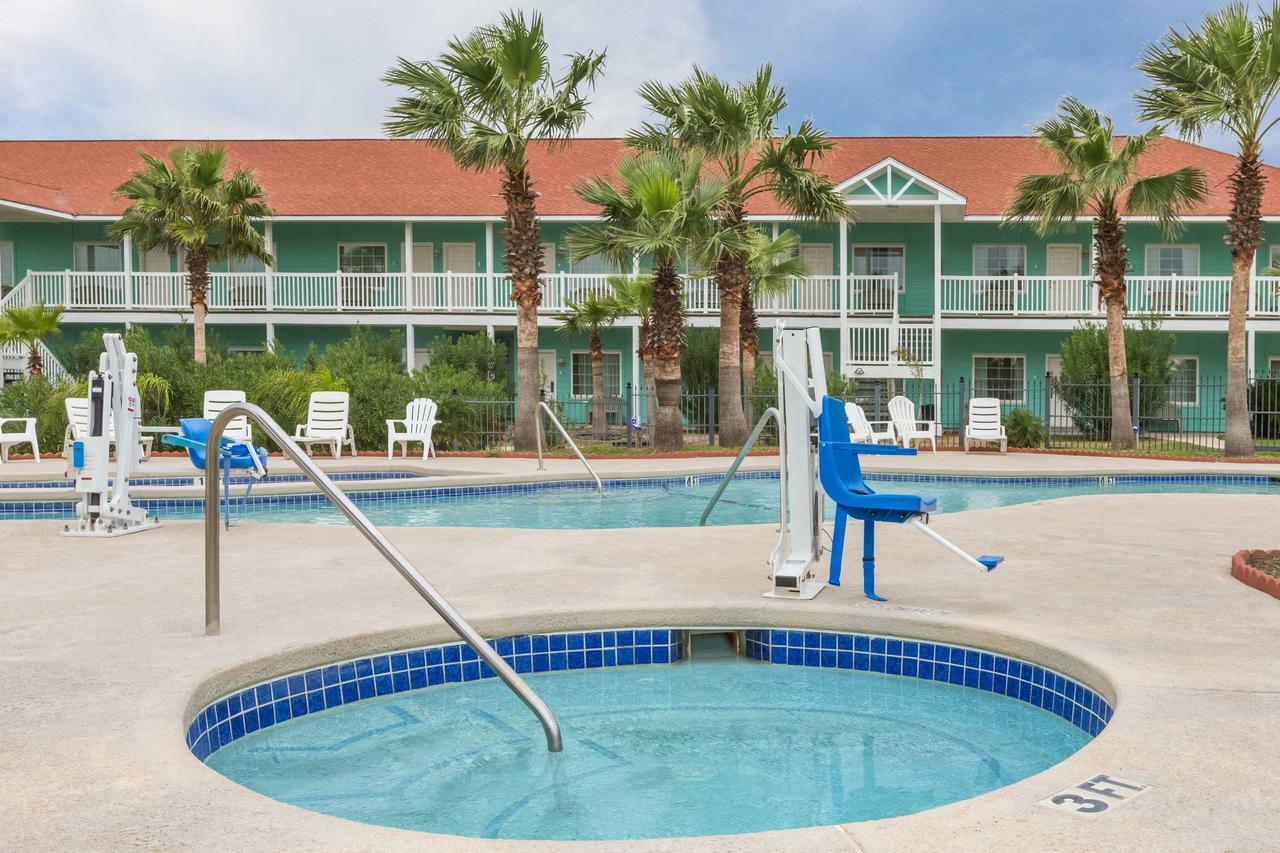 Days Inn By Wyndham Port Aransas Tx Bagian luar foto